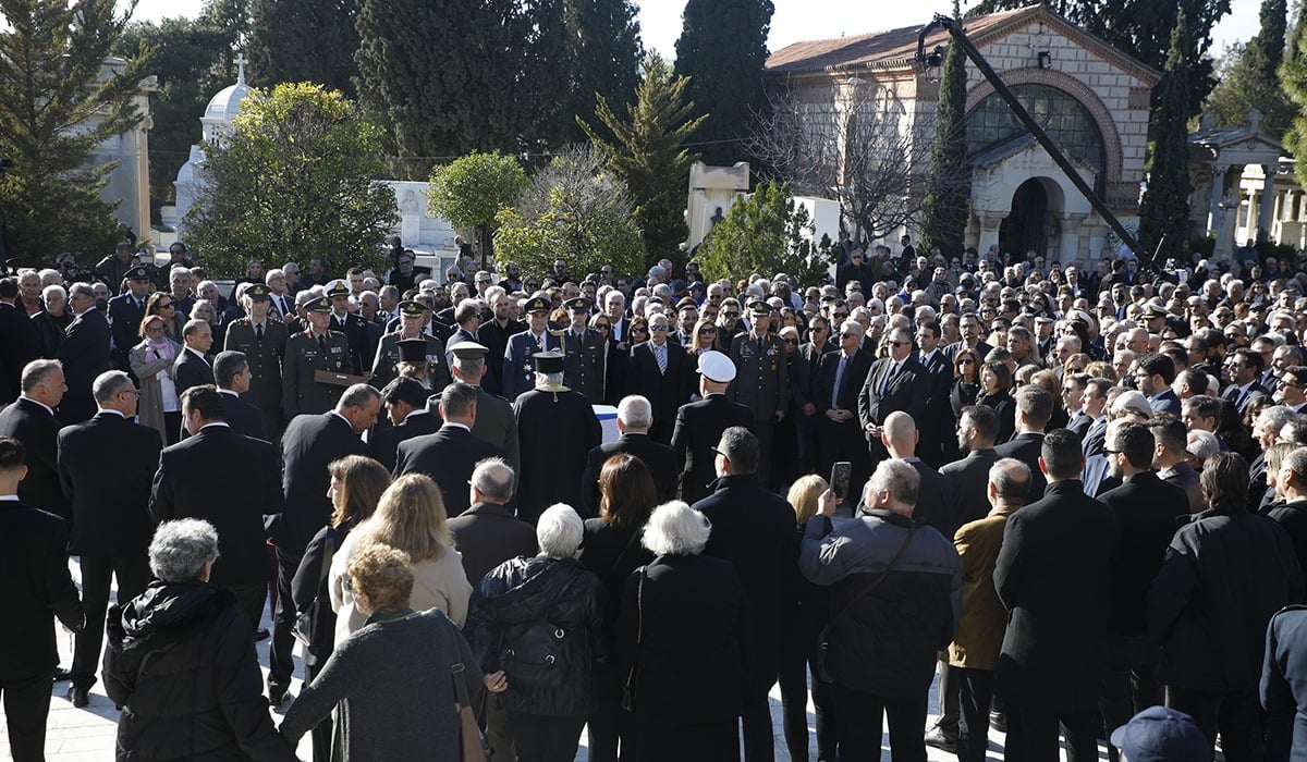 Στην τελευταία του κατοικία ο Κώστας Σημίτης